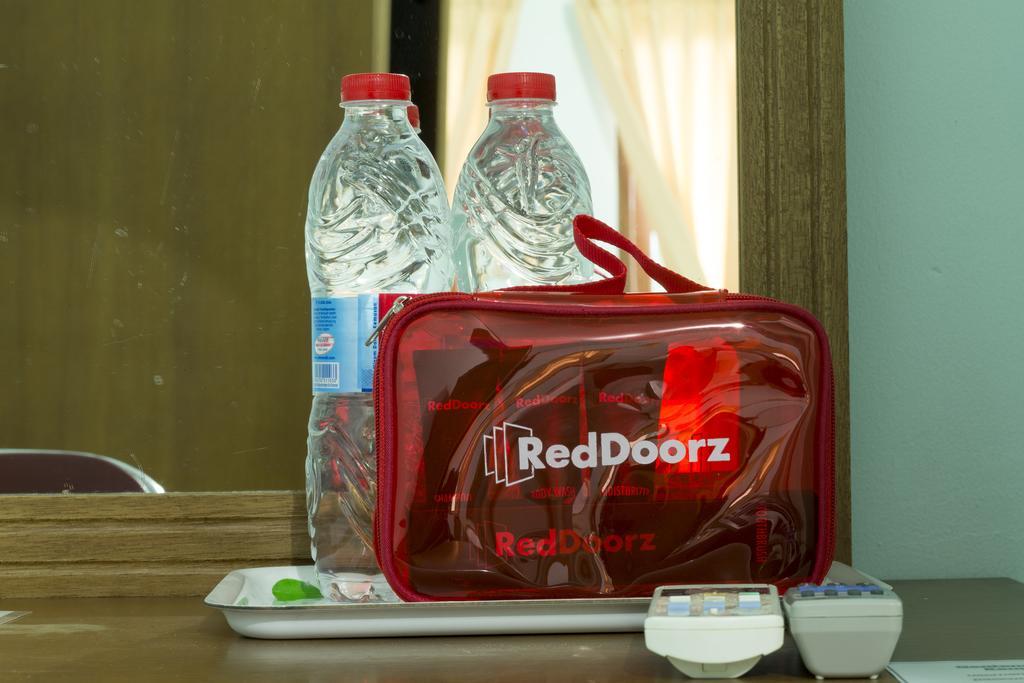 Reddoorz @ Pulomas Hotell Jakarta Eksteriør bilde