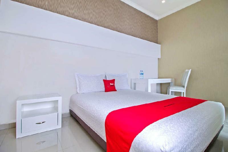Reddoorz @ Pulomas Hotell Jakarta Eksteriør bilde
